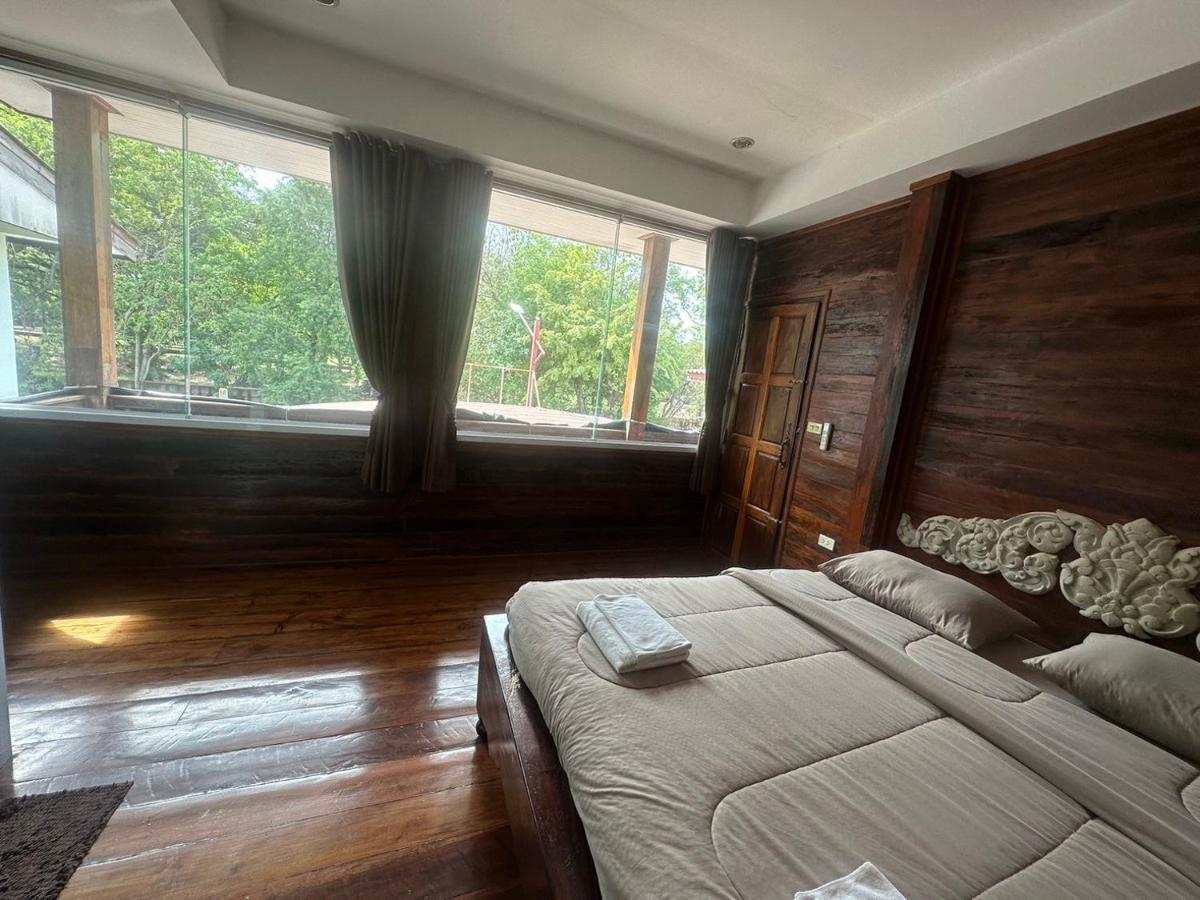 Une Jai Place เรือนอุ่นใจ Phimai Exterior photo